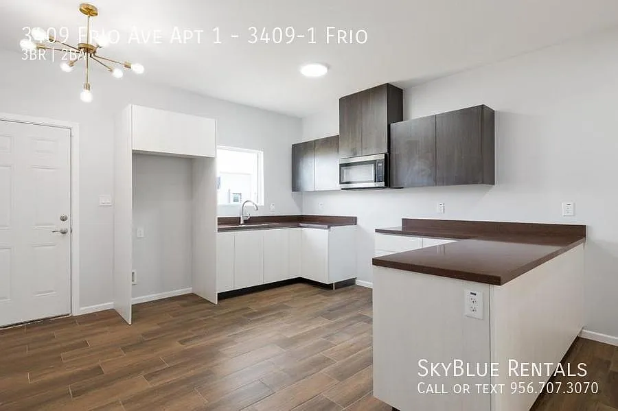 Building Photo - 3409 Frio Ave #1