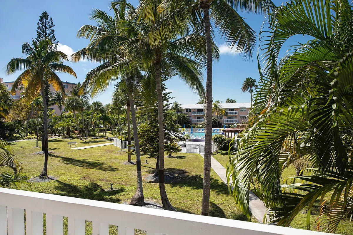 Building Photo - 2601 S Roosevelt Blvd #C220