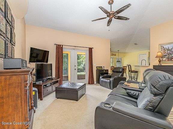 4th image of 2481 Nord St