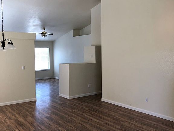 3rd image of 1112 Twilight Dr