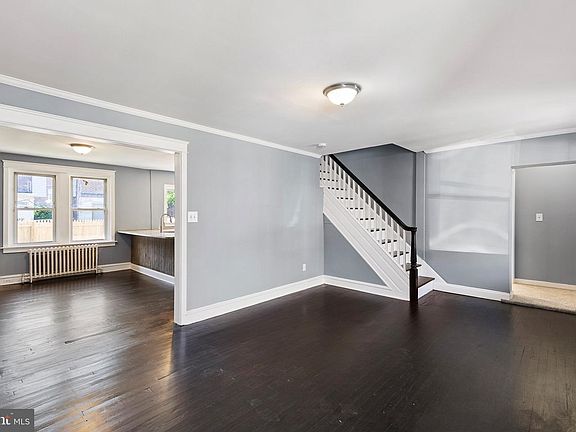 4th image of 2704 Thompson Pl