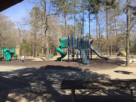 2nd image of 643 Sedgewood Dr