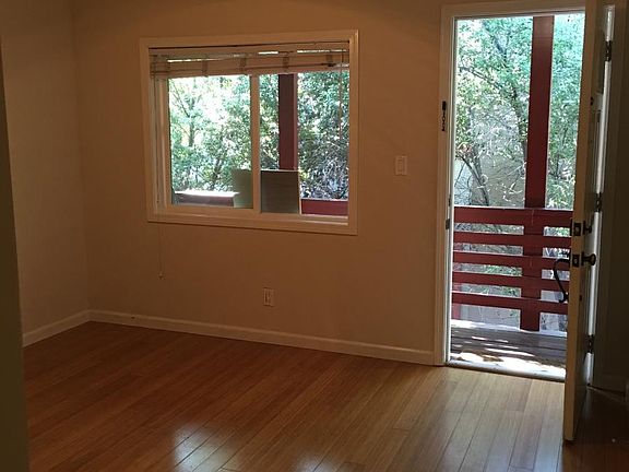 4th image of 232 N 8th St APT 5