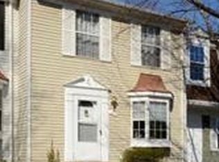 10 Fairmont Pl, Sterling, VA 20165