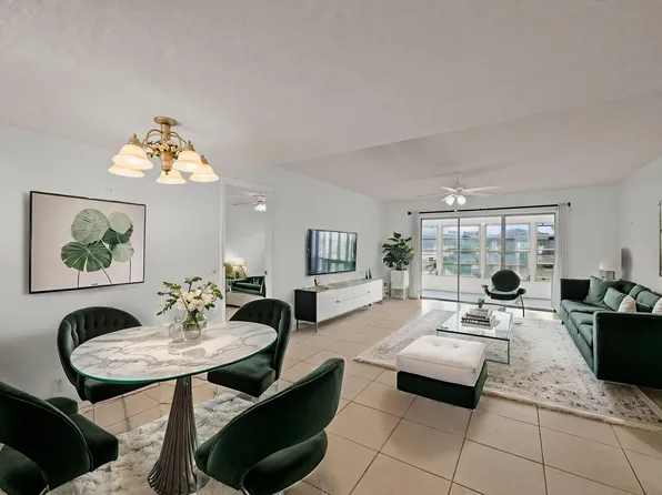 715 Lori Drive #307, Palm Springs, FL 33461