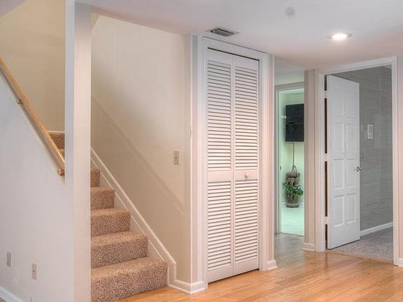 3rd image of 13916 Clubhouse Cir #8
