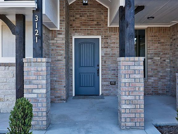 3rd image of 3121 Langley Dr
