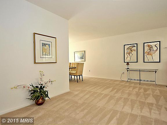 3rd image of 2715 Berryland Dr
