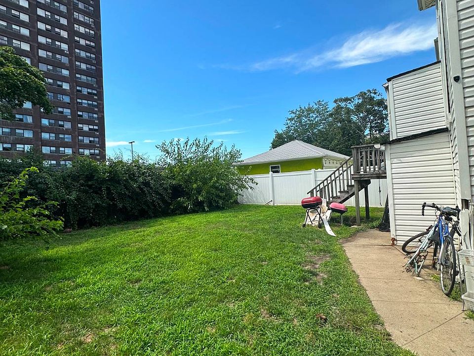 2nd image of 401 Beach 30th St
