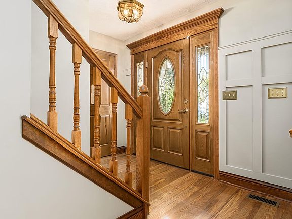 4th image of 12385 Woodsfield Cir E