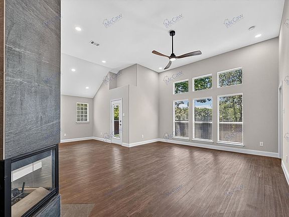 3rd image of 739 Kilbridge Ln
