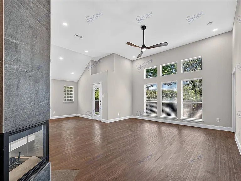 739 Kilbridge Ln — Photo 3