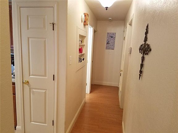 3rd image of 3608 Surrey Ln