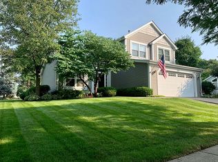 403 Lexington Ave, Fox River Grove, IL 60021