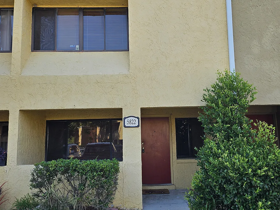 5822 Windhover Dr
