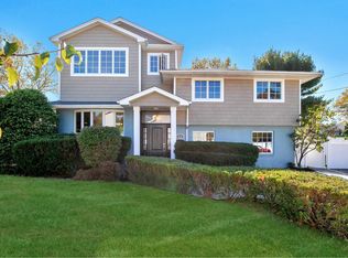 416 Whitebirch Ln, Jericho, NY 11753