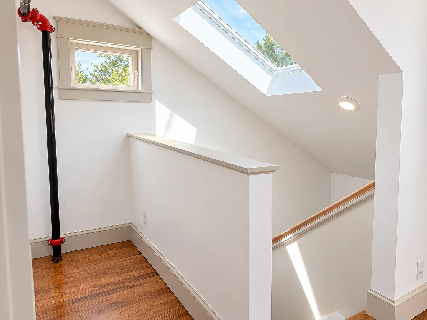 3 bed, 1100 sqft, $2,850 — Photo 3