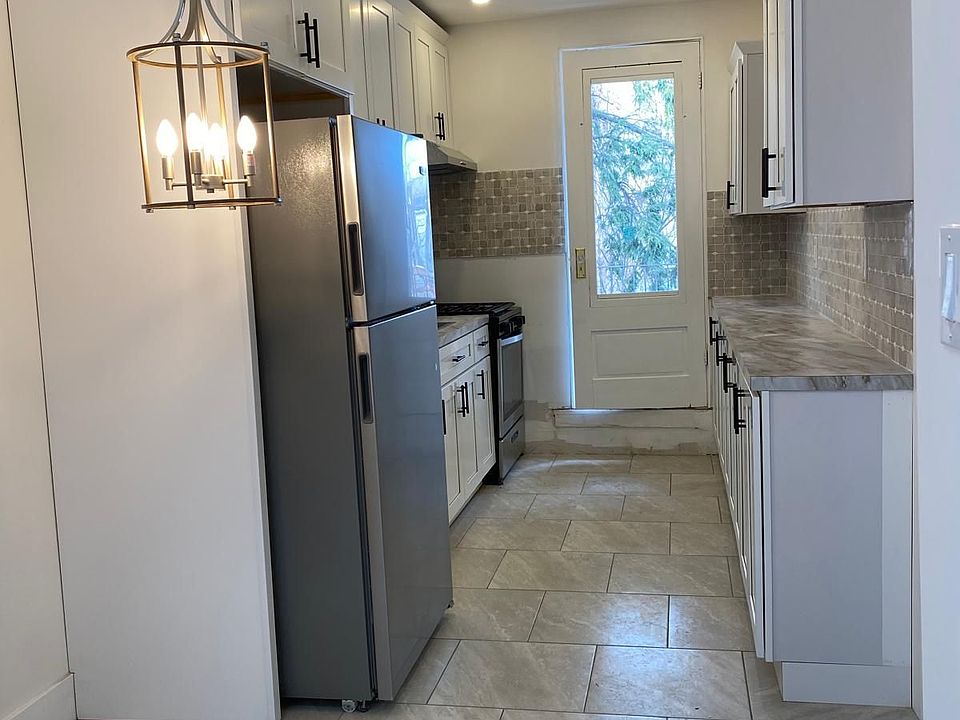 1st image of 3013 Avenue J #1