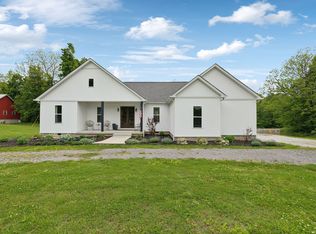 393 Smith Chapel Dr, Shelbyville, TN 37160