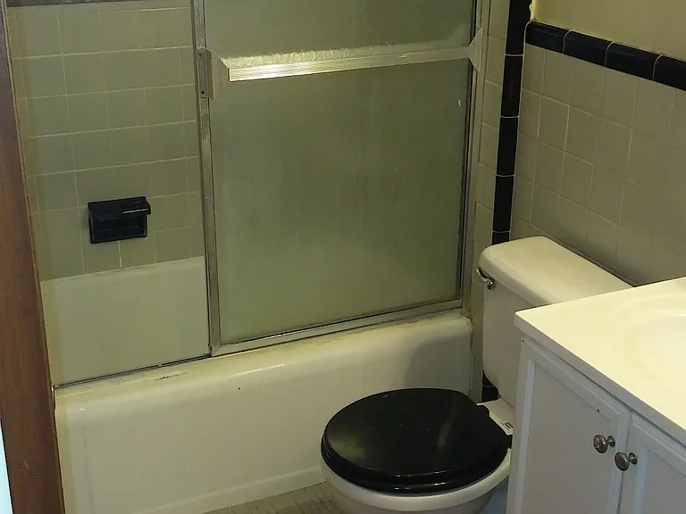 22504 Ray St — Photo 3