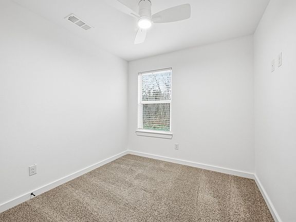 5th image of 3305 Mineola St #B
