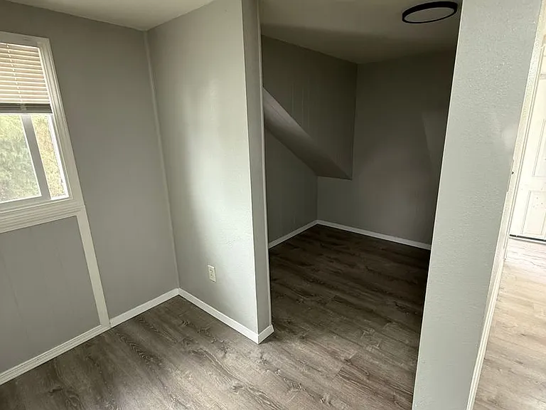1126 Grant St — Photo 4