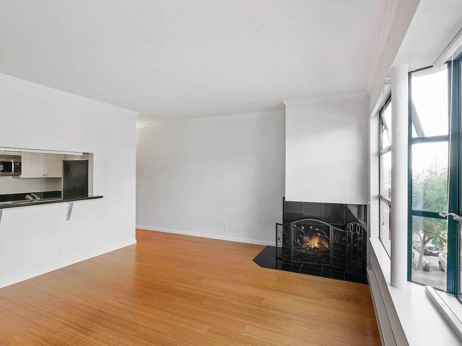 Bright Remodeled Russian Hill 1bd w/ Parking & Storage! — Photo 2
