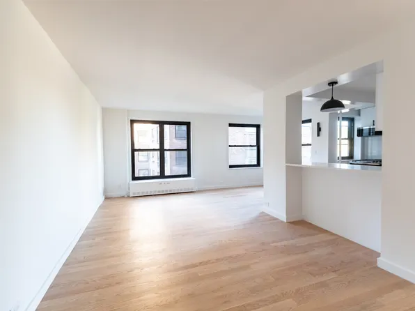 209 Clinton Avenue image 5 of 14