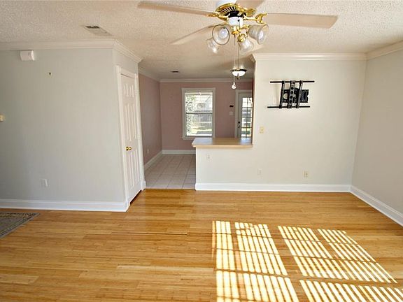 4th image of 4945 Liberty Oaks Dr