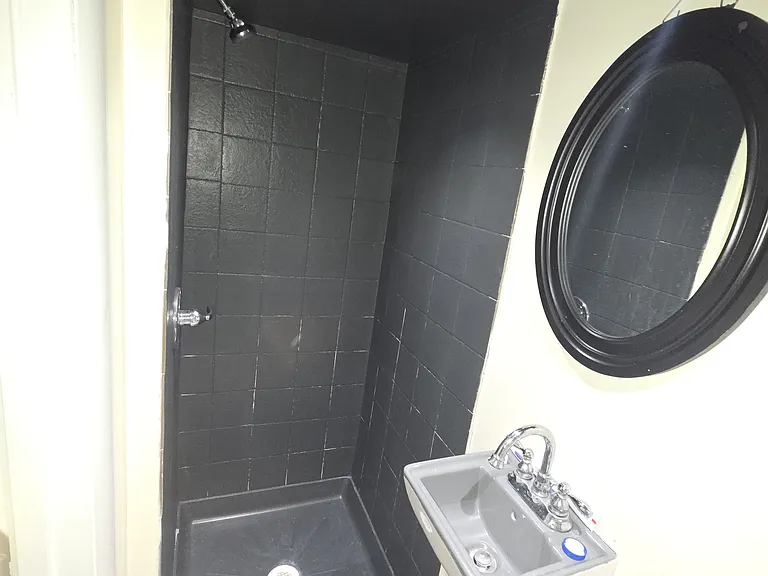 236 E 25th St #3 — Photo 7