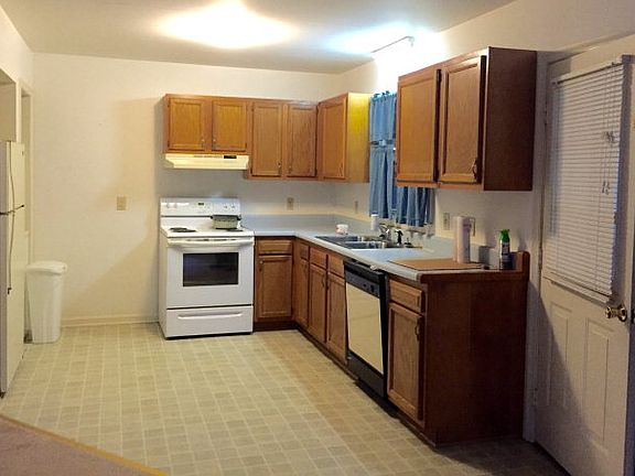 4th image of 400 Sherwood Dr