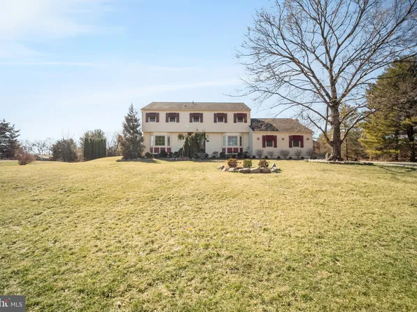 183 Firecreek Rd, Newtown, PA 18940