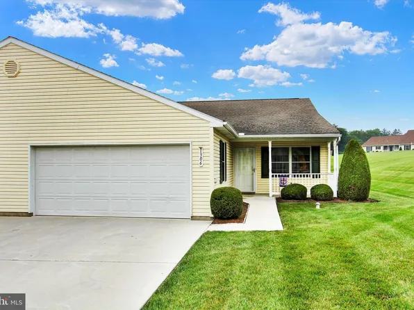 1306 Village Dr #134, Spring Grove, PA 17362
