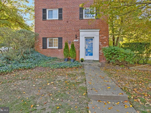 3270 Valley Dr, Alexandria, VA 22302