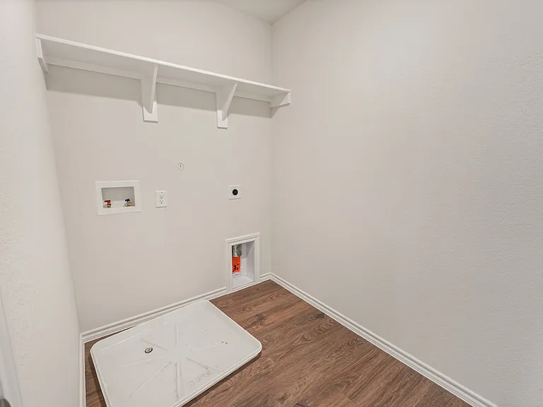 138 Hamilton Dr — Photo 9
