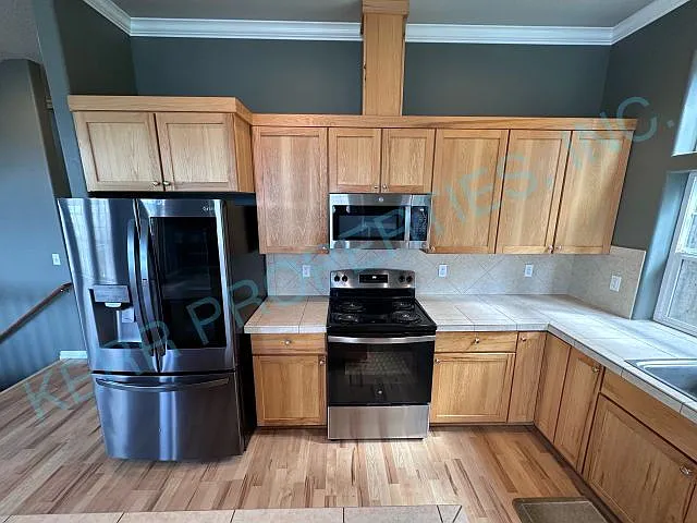 512 SE Espinosa St — Photo 7