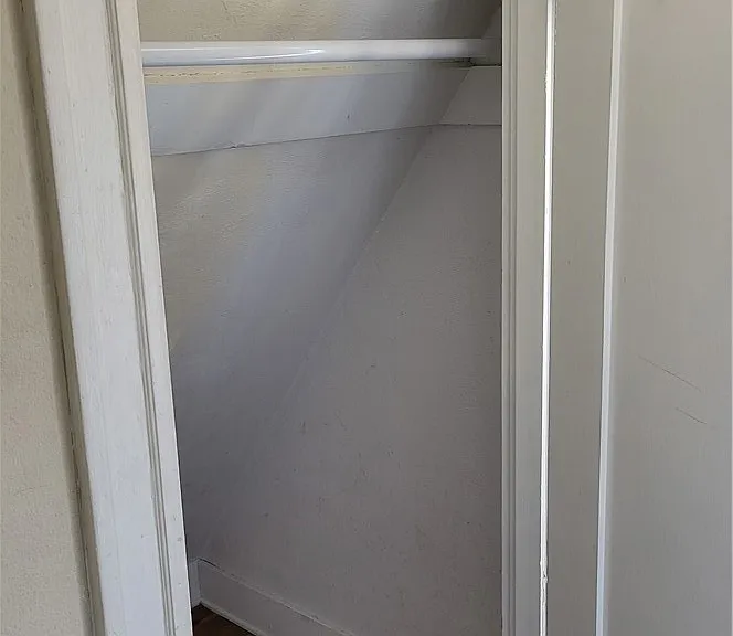 120 W Marshall Blvd #6 — Photo 6