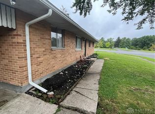 2918 Silvercliff Dr, Dayton, OH 45449