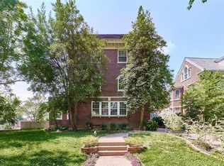 6202 Westminster Pl, Saint Louis, MO 63130