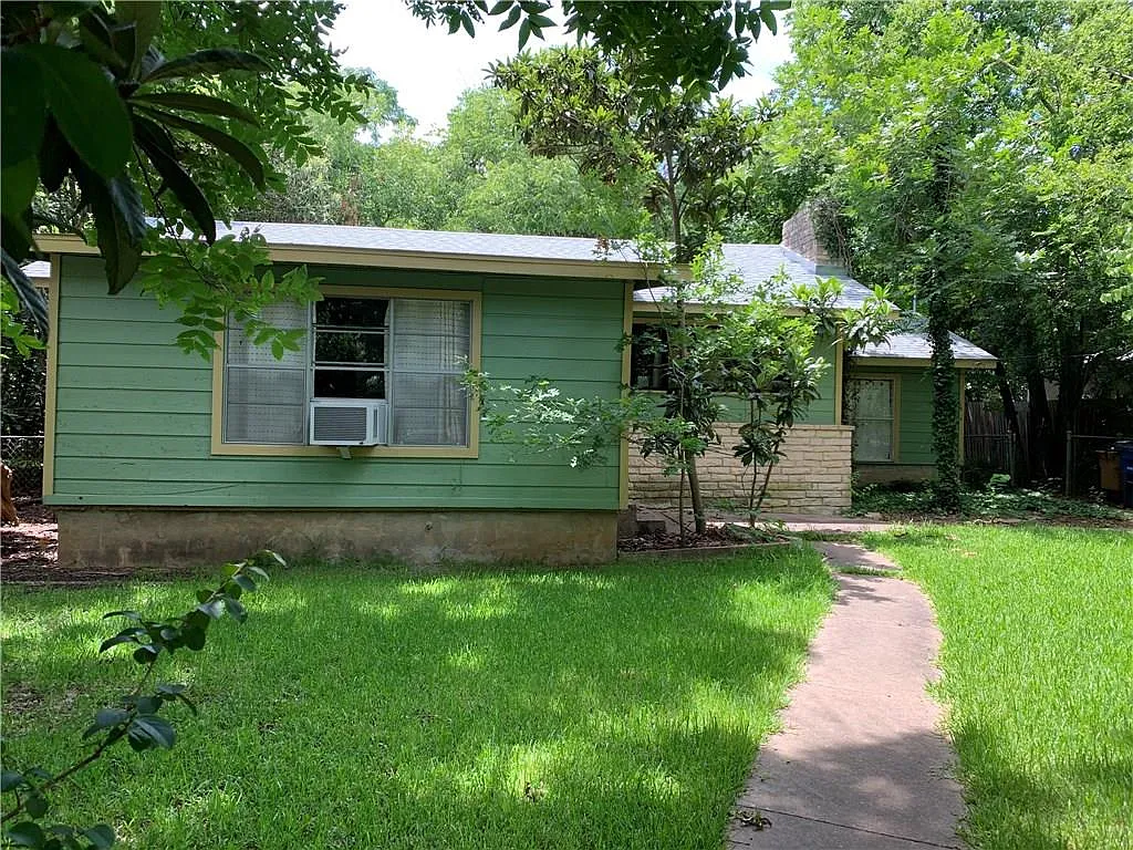 3 bed, 1.5 bath, 1453 sqft, $2,000 — Photo 1