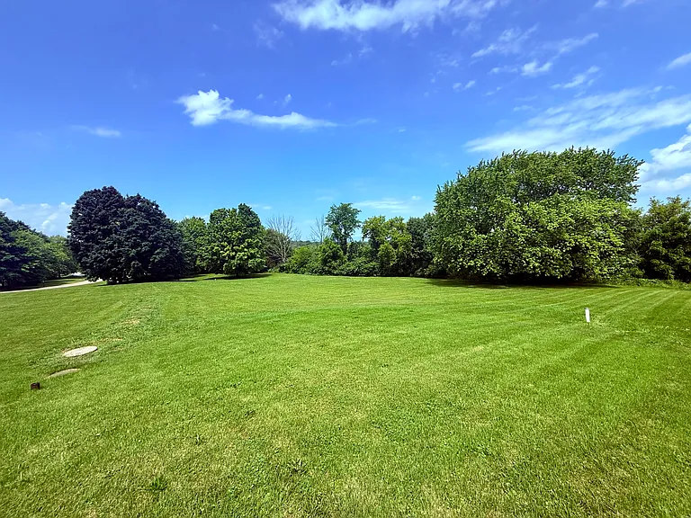 W249S7860 Center Dr — Photo 14