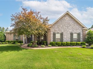 5643 E Saint Candridge Dr, Fayetteville, AR 72703