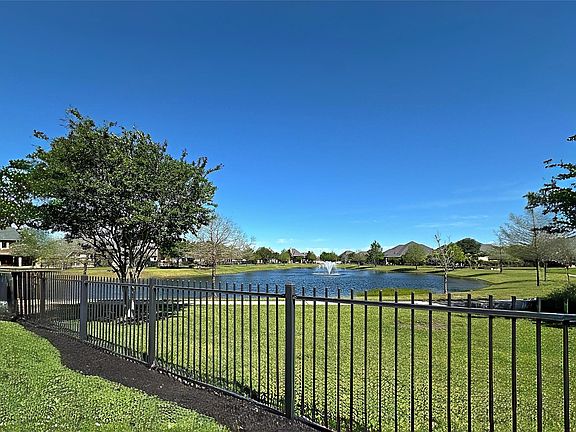 3rd image of 27838 Colonial Point Dr