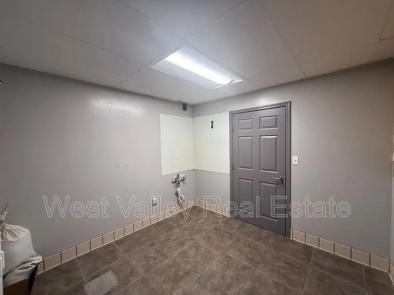 518 Center St — Photo 6