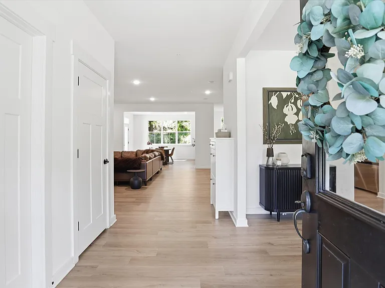 15717 Tierra Dr — Photo 3