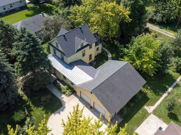 120 3rd St W, Hector, MN 55342