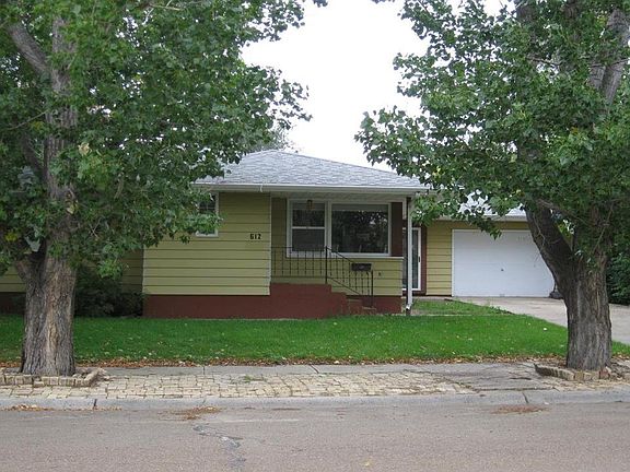 2nd image of 612 4th Ave N
