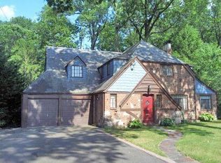 6 Greenwood Dr, Millburn, NJ 07041