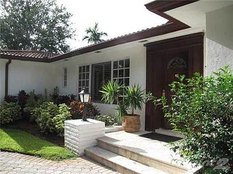 2nd image of 1536 Alcala Ave
