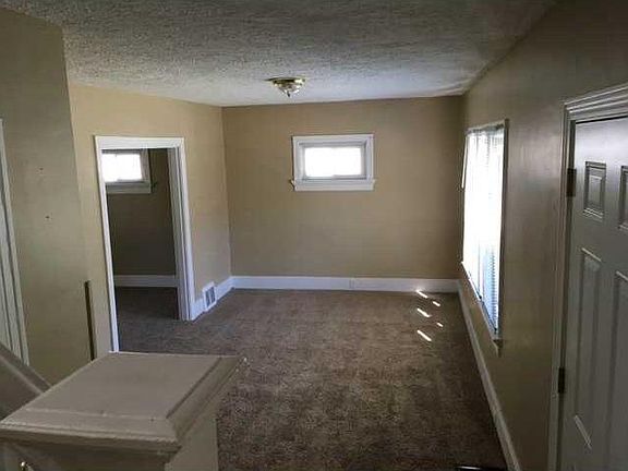 3rd image of 33 N Westview Ave